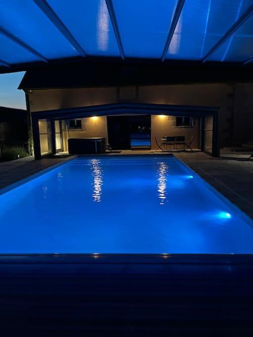 Gite La Bergerie, Piscine Chauffee, Couzon Zewnętrze zdjęcie